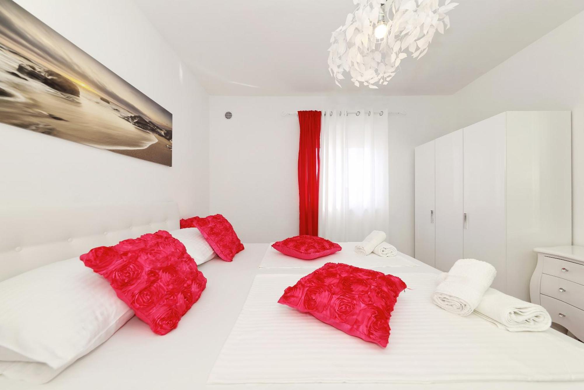 Apartments Rosini, 300M From The Beach With Shared Tavern And Bikes, Nin Zewnętrze zdjęcie