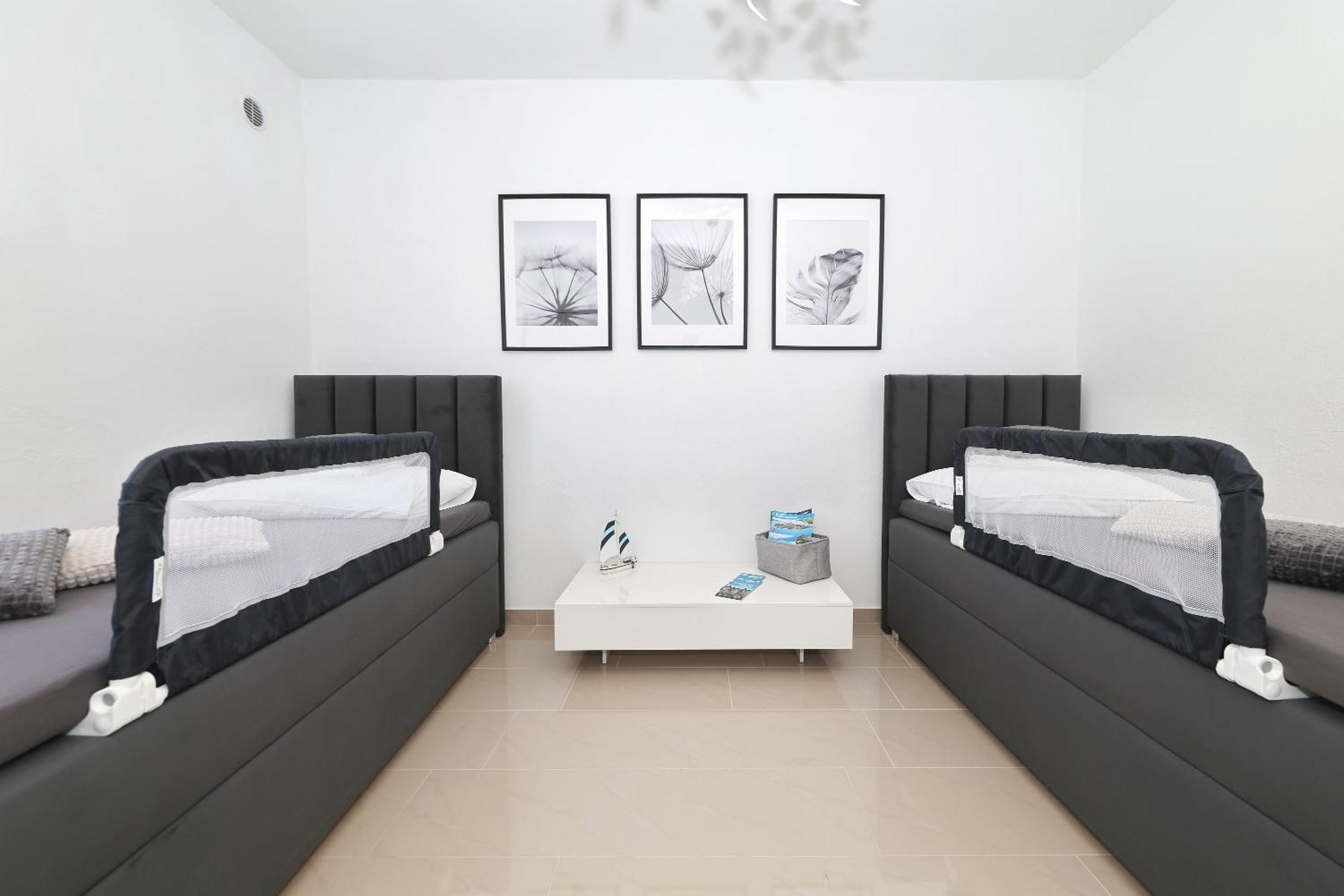 Apartments Rosini, 300M From The Beach With Shared Tavern And Bikes, Nin Zewnętrze zdjęcie