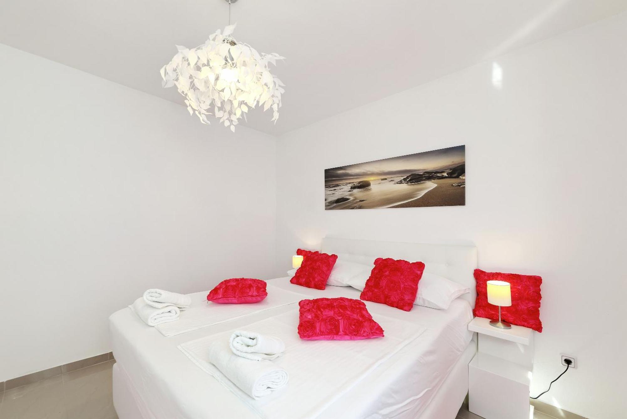 Apartments Rosini, 300M From The Beach With Shared Tavern And Bikes, Nin Zewnętrze zdjęcie